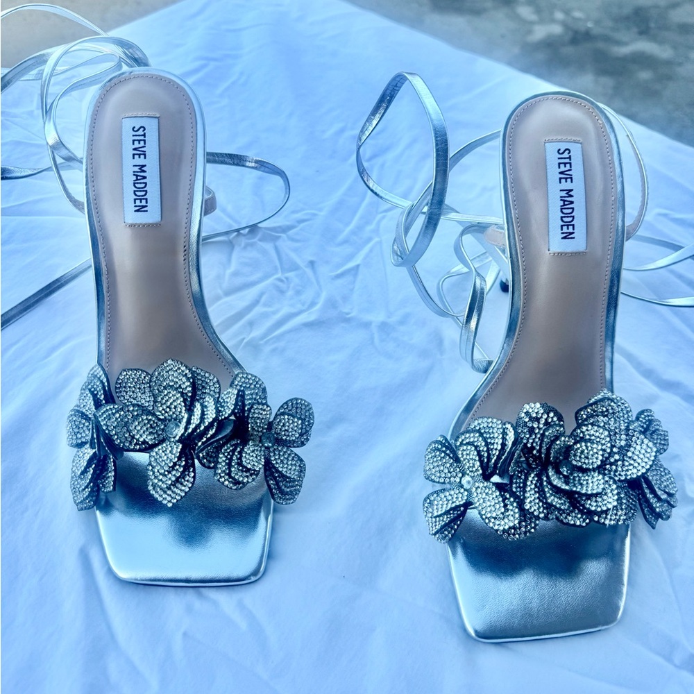 Steve Madden Metallic Silver Floral Heels